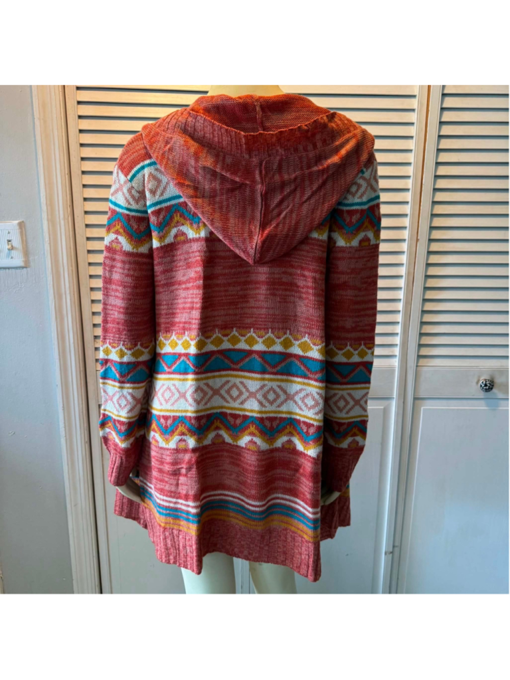 Women's No Boundaries Cardigan Sweater XXL Red White Geometric Print - Picture 3 of 10